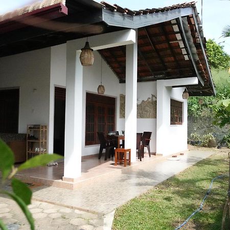 Coco Mango Hostel Dickwella Exterior photo
